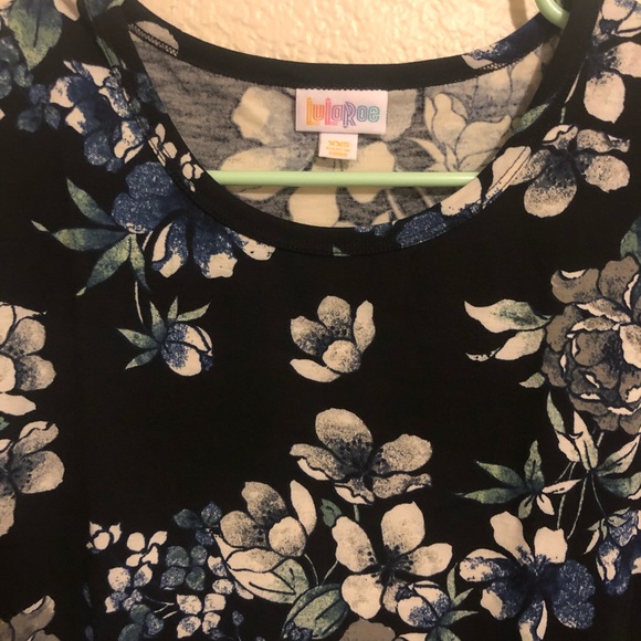 Irma tunic LuLaRoe - Picture 2 of 3